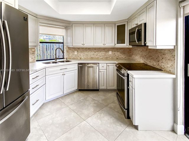 14980 SW 48th Ter 28F, Miami, FL 33185