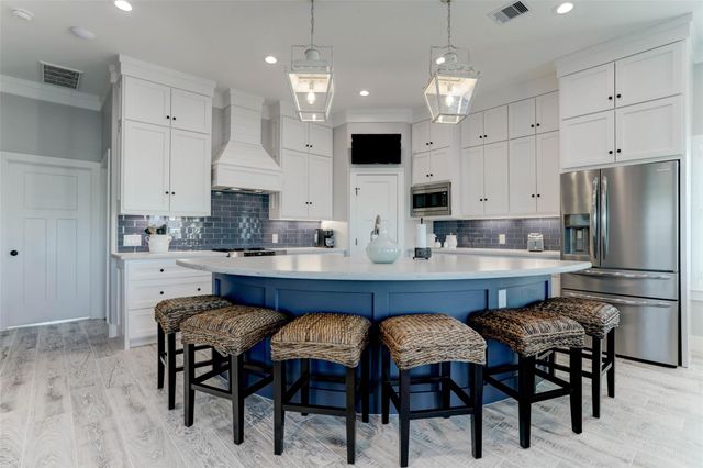 4219 Nueces Drive, Galveston, TX 77554