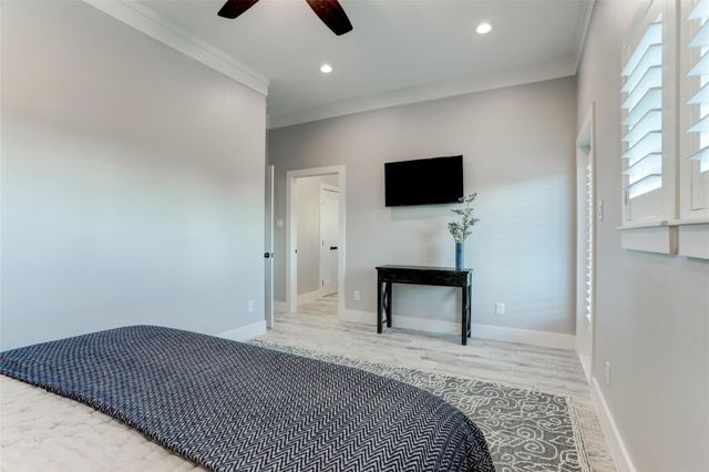 4219 Nueces Drive, Galveston, TX 77554