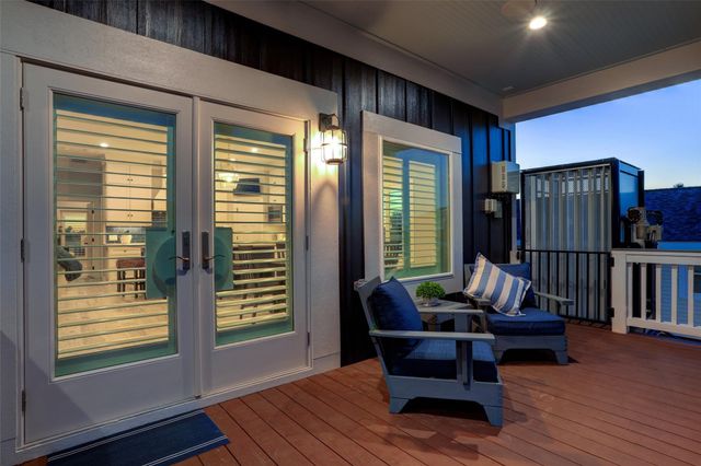4219 Nueces Drive, Galveston, TX 77554