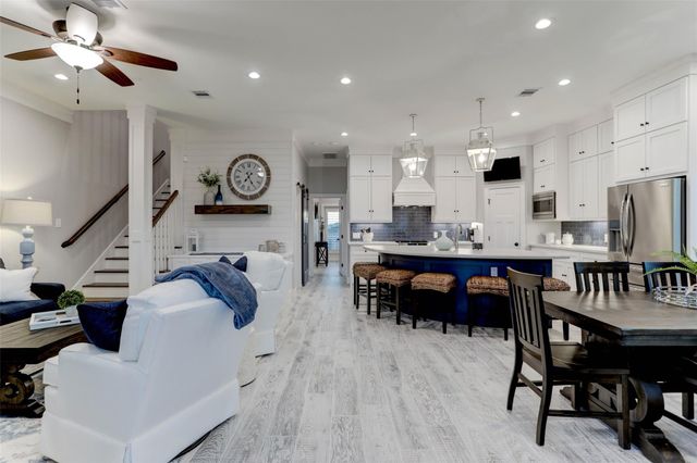 4219 Nueces Drive, Galveston, TX 77554
