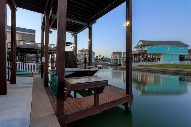 4219 Nueces Drive, Galveston, TX 77554