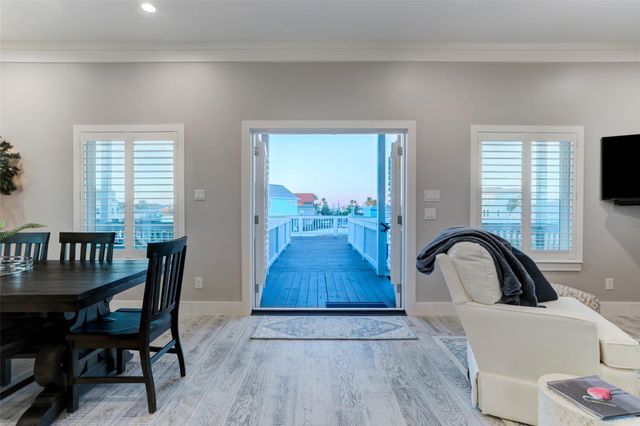 4219 Nueces Drive, Galveston, TX 77554