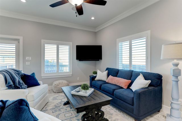 4219 Nueces Drive, Galveston, TX 77554