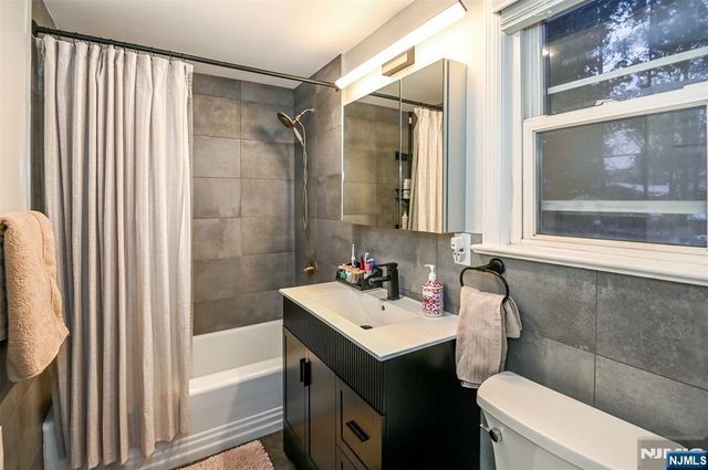 260 Kensington Road, River Edge, NJ 07661