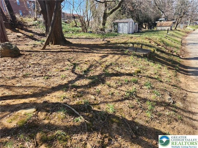 1992 South Delaware Street, Allentown City, PA 18103