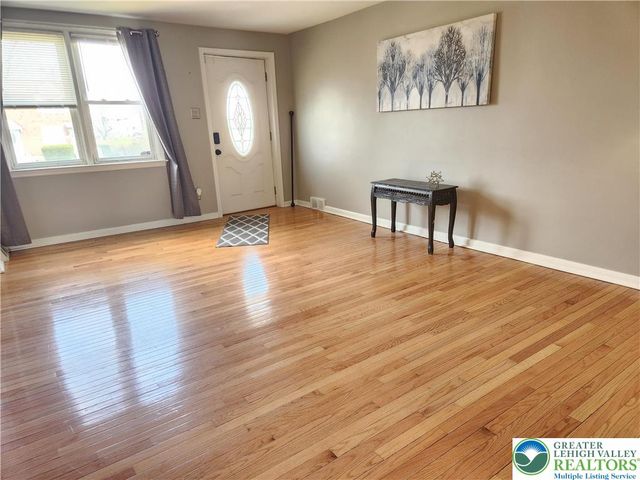 1992 South Delaware Street, Allentown City, PA 18103