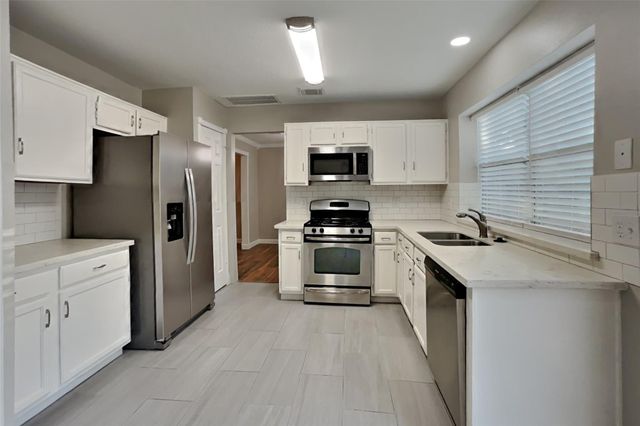 9211 Wandsworth Drive, Spring, TX 77379