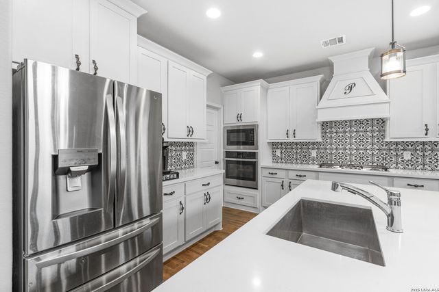 30817 SILVERADO SPUR, Bulverde, TX 78163