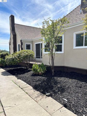 2569 Maxwell Ave, Oakland, CA 94601
