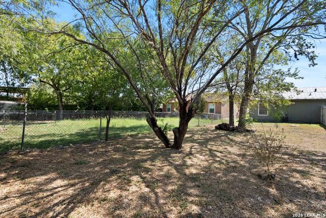 2007 E Drexel Ave, San Antonio, TX 78210