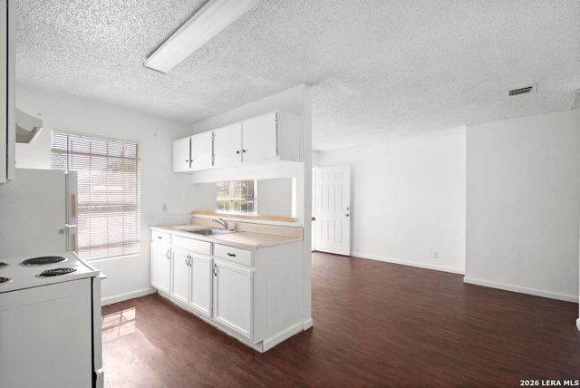 2007 E Drexel Ave, San Antonio, TX 78210