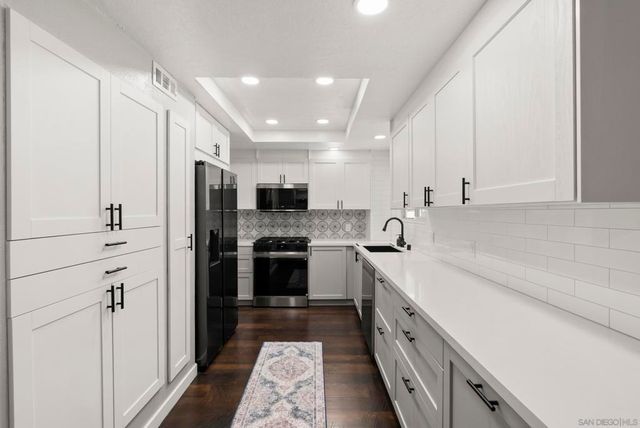 5459 Caminito Borde, San Diego, CA 92108