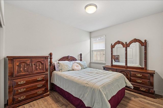 2352 Mustang Dr, Oakdale, CA 95361