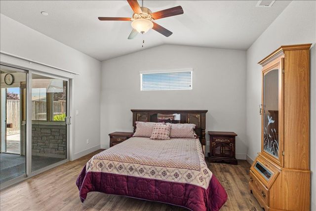 2352 Mustang Dr, Oakdale, CA 95361