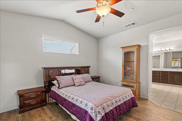 2352 Mustang Dr, Oakdale, CA 95361