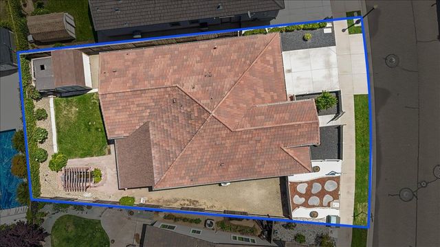 2352 Mustang Dr, Oakdale, CA 95361