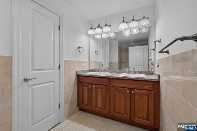 5109 City Place, Edgewater, NJ 07020
