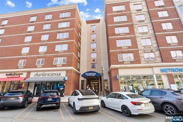 5109 City Place, Edgewater, NJ 07020