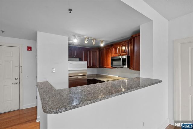5109 City Place, Edgewater, NJ 07020