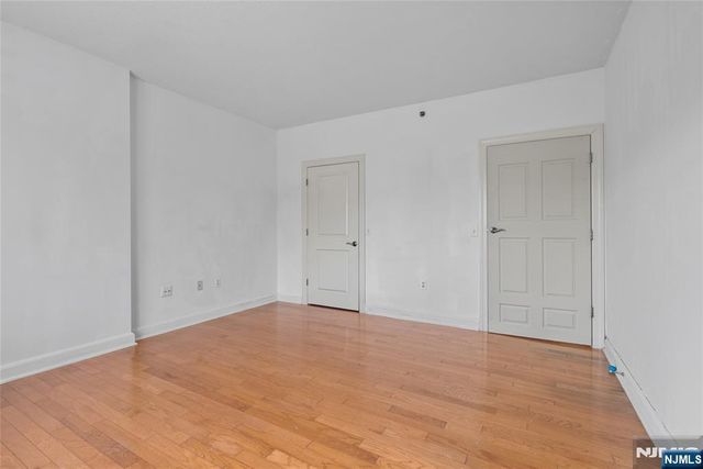 5109 City Place, Edgewater, NJ 07020