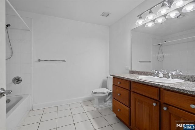 5109 City Place, Edgewater, NJ 07020