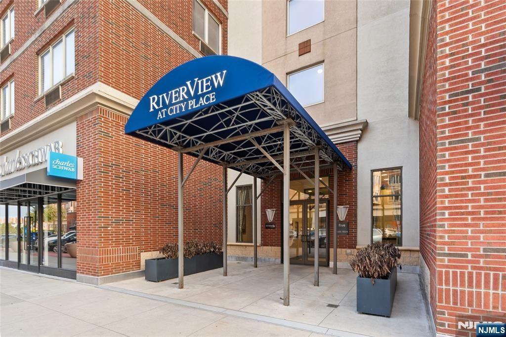 5109 City Place, Edgewater, NJ 07020
