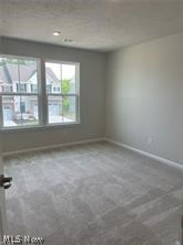 60 Pine Avenue, Peninsula, OH 44264