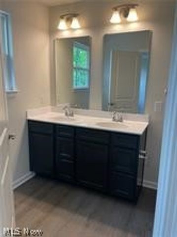 60 Pine Avenue, Peninsula, OH 44264