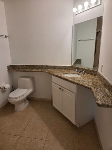 3001 NE 185th Street 222, Aventura, FL 33180