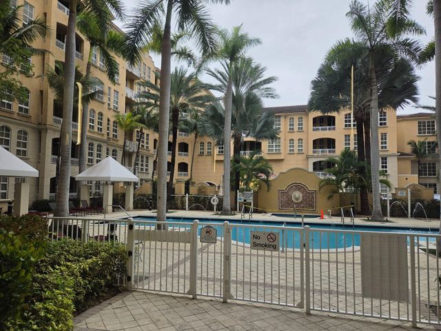 3001 NE 185th Street 222, Aventura, FL 33180