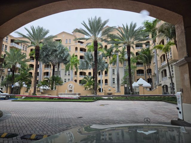 3001 NE 185th Street 222, Aventura, FL 33180