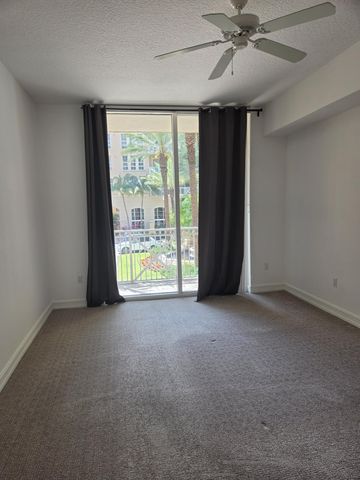 3001 NE 185th Street 222, Aventura, FL 33180