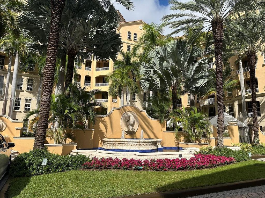 3001 NE 185th Street 222, Aventura, FL 33180