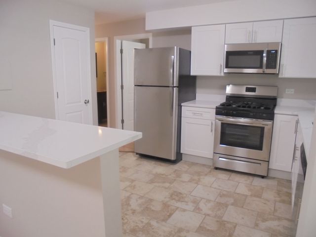 4222 N Keystone Avenue 2B, Chicago, IL 60641