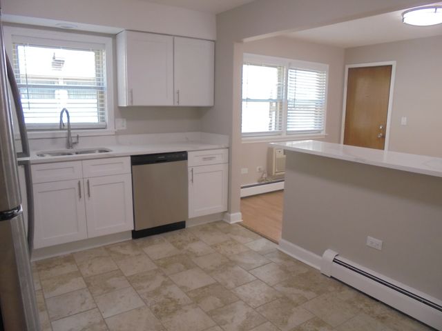 4222 N Keystone Avenue 2B, Chicago, IL 60641