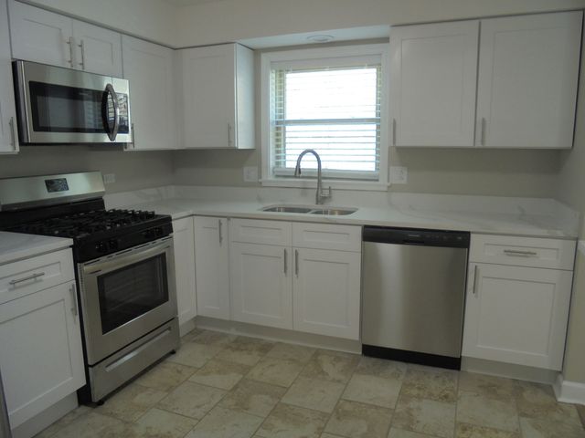 4222 N Keystone Avenue 2B, Chicago, IL 60641