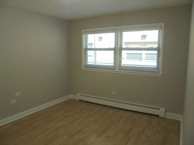 4222 N Keystone Avenue 2B, Chicago, IL 60641