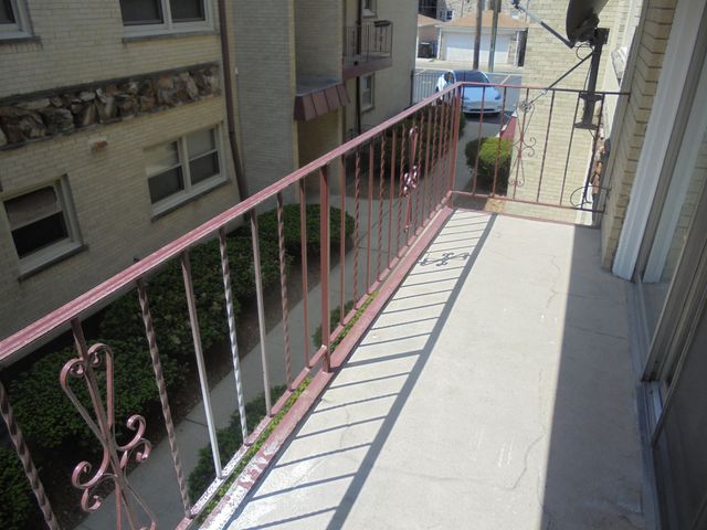 4222 N Keystone Avenue 2B, Chicago, IL 60641