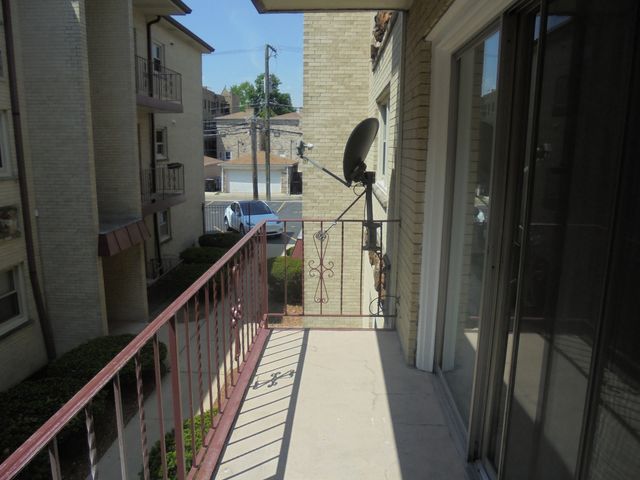 4222 N Keystone Avenue 2B, Chicago, IL 60641