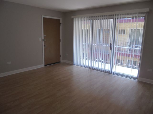 4222 N Keystone Avenue 2B, Chicago, IL 60641