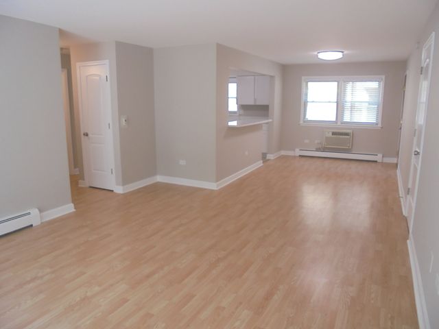 4222 N Keystone Avenue 2B, Chicago, IL 60641