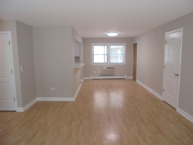 4222 N Keystone Avenue 2B, Chicago, IL 60641