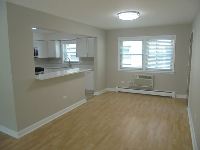 4222 N Keystone Avenue 2B, Chicago, IL 60641