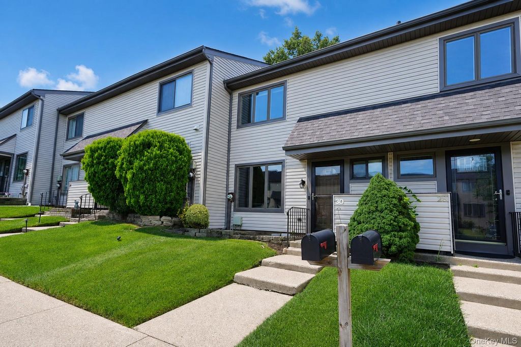 30 Hemlock Court, Staten Island, NY 10309 — photo 2