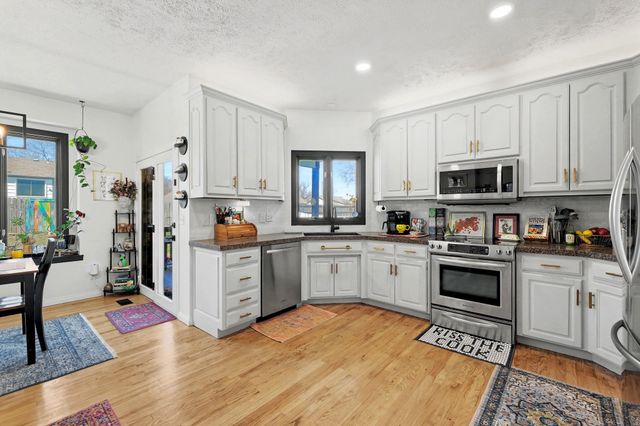 819 S Whippoorwill Rd, Derby, KS 67037