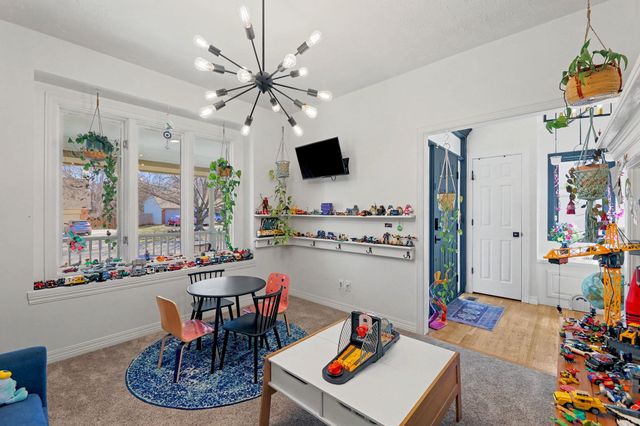 819 S Whippoorwill Rd, Derby, KS 67037