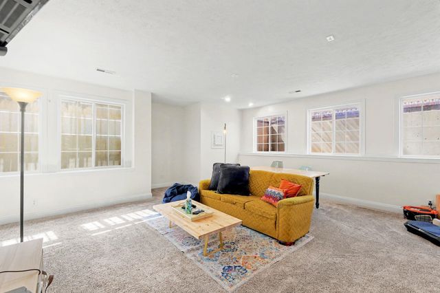 819 S Whippoorwill Rd, Derby, KS 67037