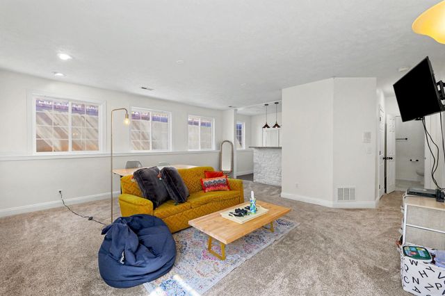 819 S Whippoorwill Rd, Derby, KS 67037