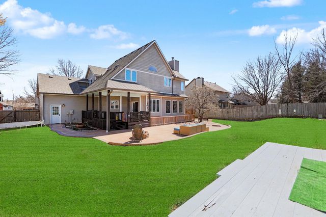 819 S Whippoorwill Rd, Derby, KS 67037